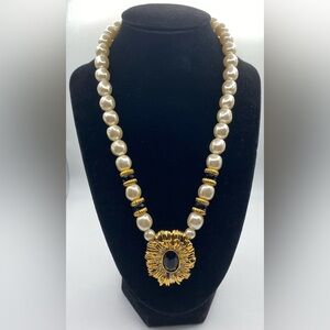 KENNETH JAY LANE FAUX PEARL AND JET NECKLACE Vintage (Susan Caplan Rediscovered)